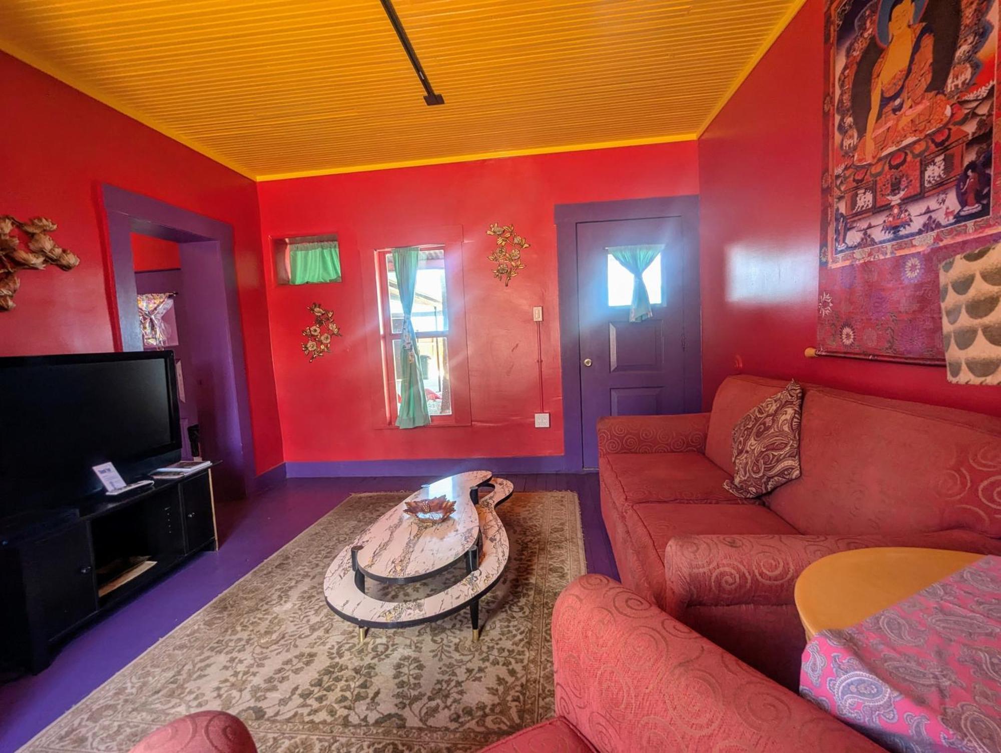 Pelican Motel 2*
